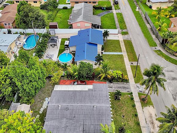 4th image of 17400 NW 16th Ave