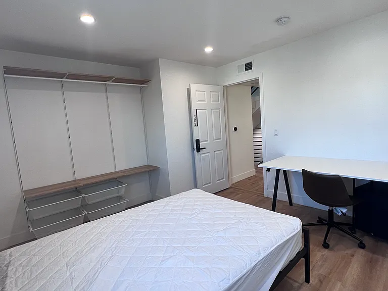 1224 W 37th Pl — Photo 65