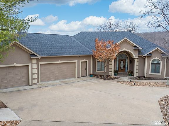 2nd image of 1069 Muirfield Dr