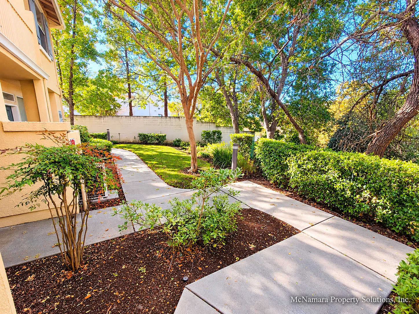 3 bed, 1443 sqft, $4,225 — Photo 4
