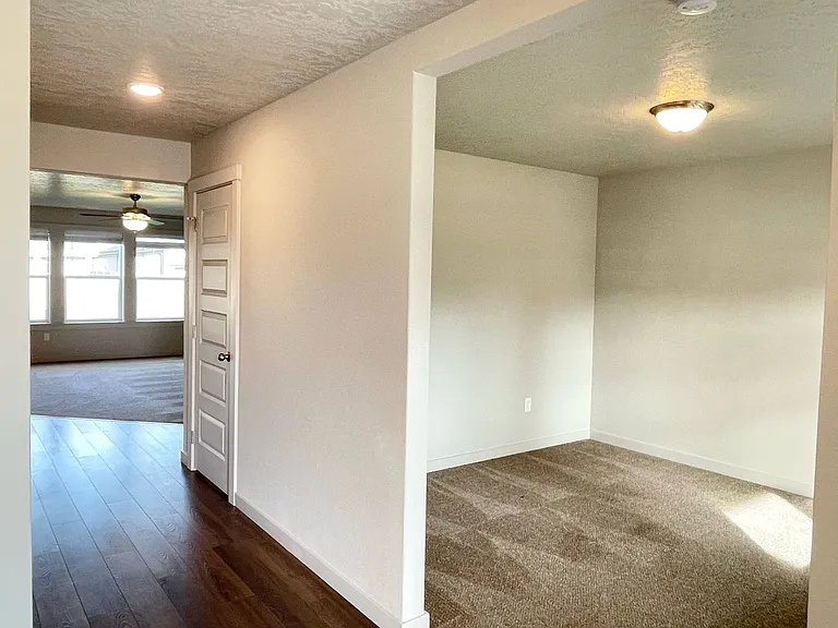 236 W Wausau St — Photo 14