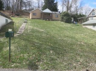 111 Newell Ln, Trafford, PA 15085