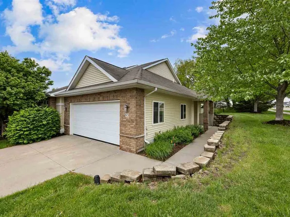 93 Brentwood Dr, Iowa City, IA 52245