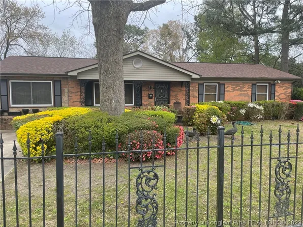 1555 Bingham Dr, Fayetteville, NC 28304