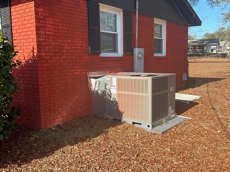 717 Dogwood Ln — Photo 13