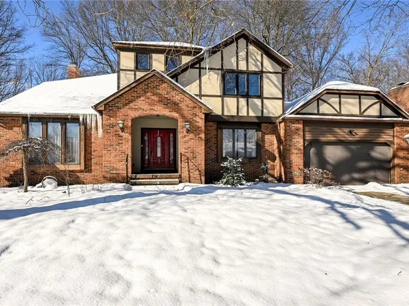 118 Lethbridge Cir, Akron, OH 44321