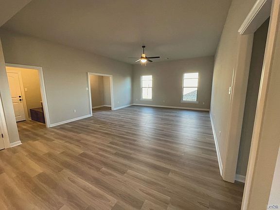 4th image of 229 Pond Dr