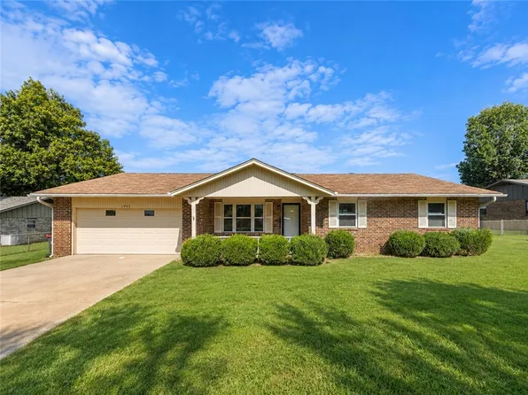 1903 Jean St, Springdale, AR 72762