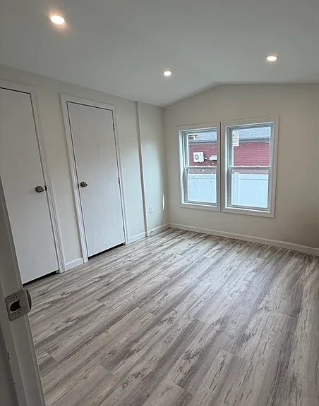 466 Newbury #11 — Photo 12
