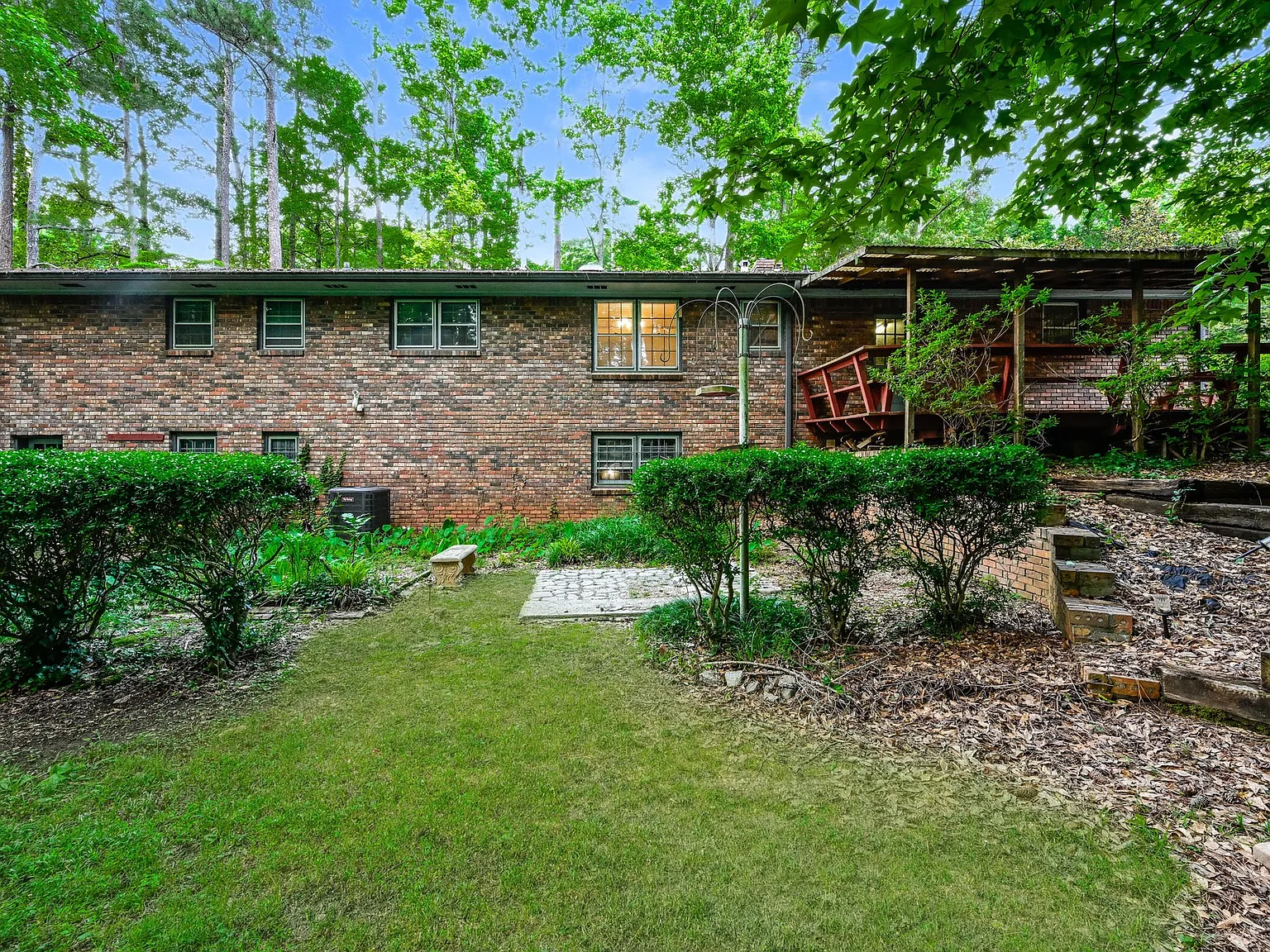 4 bed, 3.0 bath, 3250 sqft, $2,125 — Photo 2