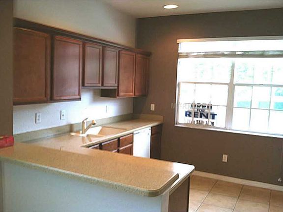 Home For Sale In SUMMER GATE TOWNHOMES