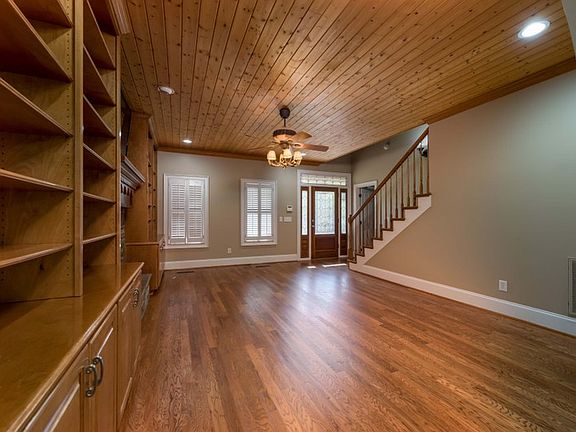 5th image of 164 Lee Road 894