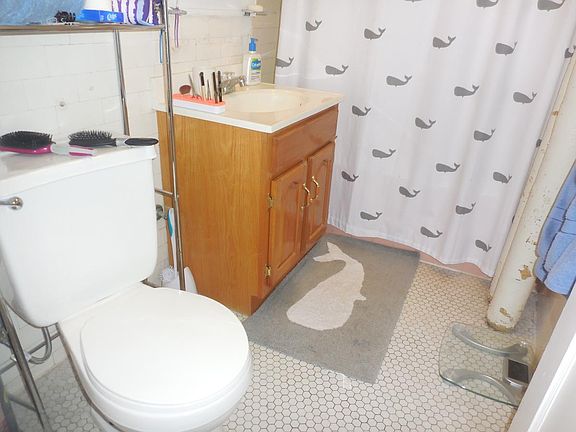 5th image of 63 Woodstock Ave #11YZYZ