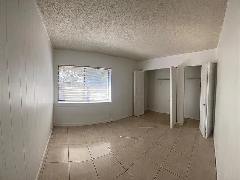 191 Wimbledon Lake Dr — Photo 4