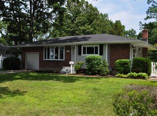 291 Cambon Ave, Saint James, NY 11780