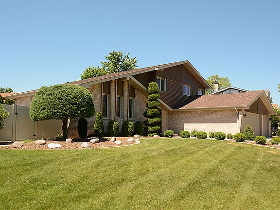 2nd image of 11535 Brookwood Dr