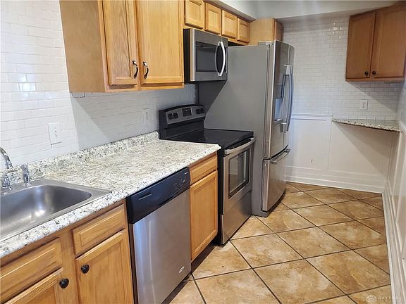 2nd image of 1010 Watervliet Ave