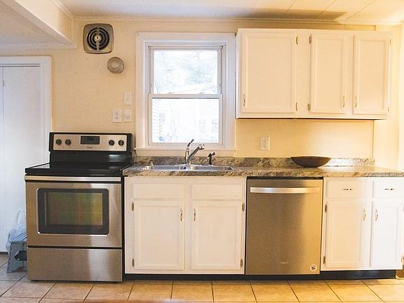 4th image of 31 Atwood Ave