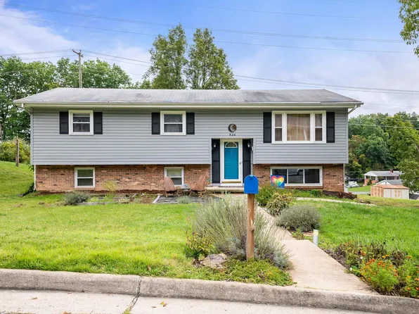 826 Paul St, Staunton, VA 24401