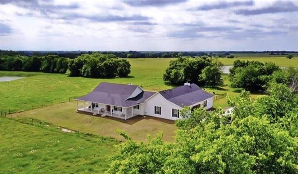 1st image of 3030 Farm Road 2122