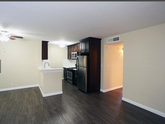 2nd image of 6600 Woodley Ave #Vrp91dcnf