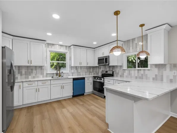 4004 Oak Dr, Chesapeake, VA 23321