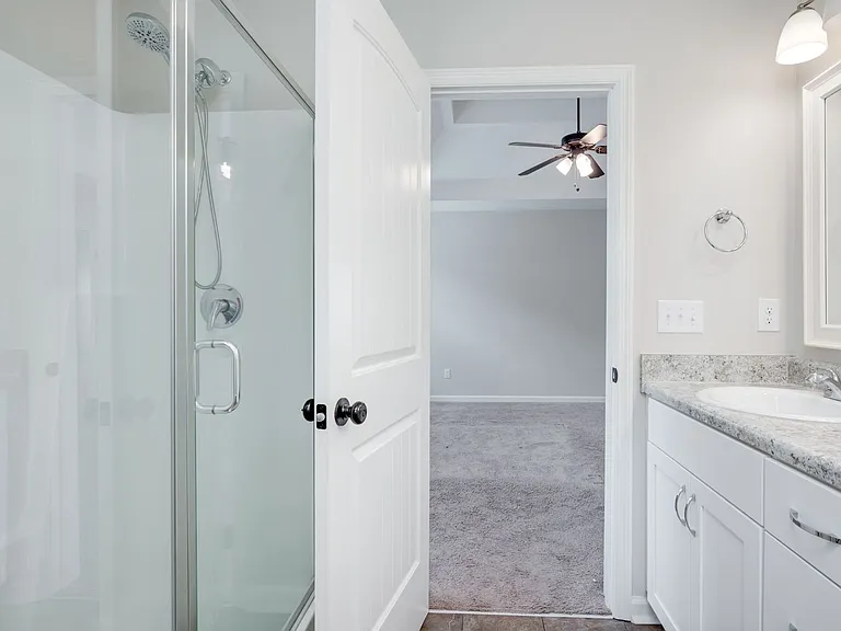 2106 Collier Rd — Photo 17