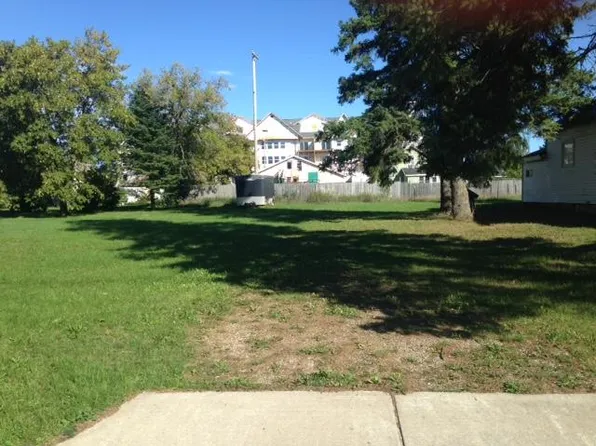 138 N Illinois Ave, Gaylord, MI 49735