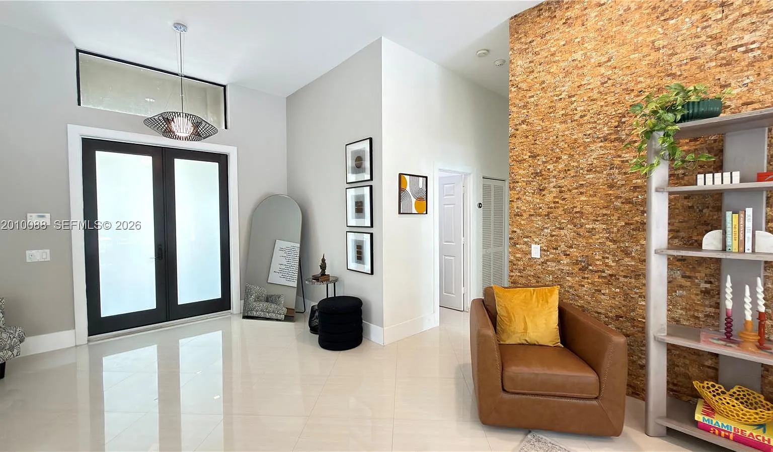 4 bed, 3.0 bath, 2715 sqft, $7,500 — Photo 3