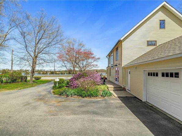 1705 Wampanoag Trl, Barrington, RI 02806