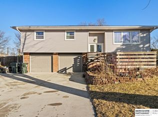13522 Carpenter St, Omaha, NE 68138