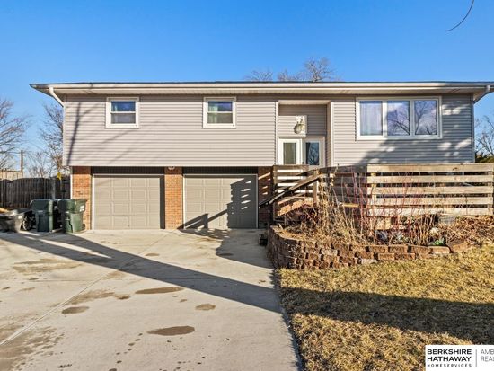 13522 Carpenter St, Omaha, NE 68138