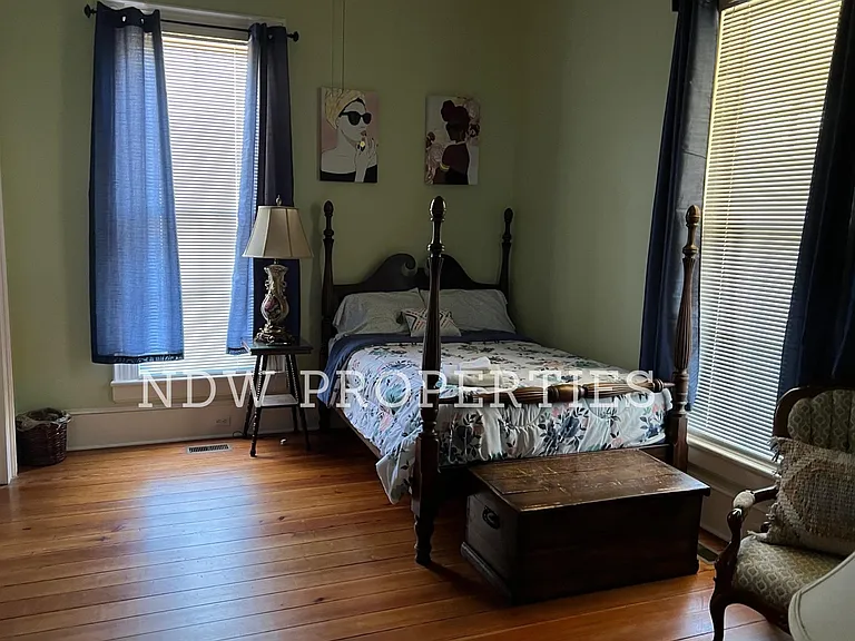 105 Whitehead Ave NE — Photo 3