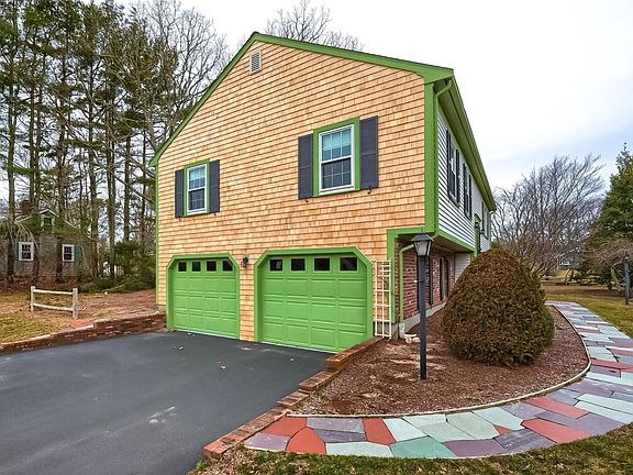 4th image of 111 Phyllis Dr