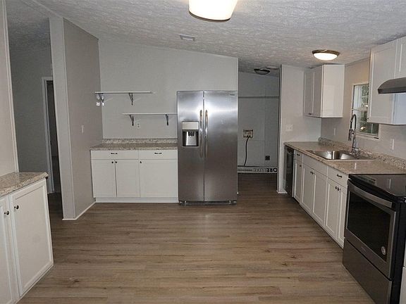 5th image of 2813 E Johnson Ave