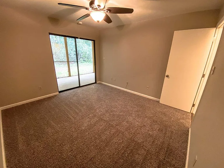 1104 Green Tree Ct #E — Photo 9