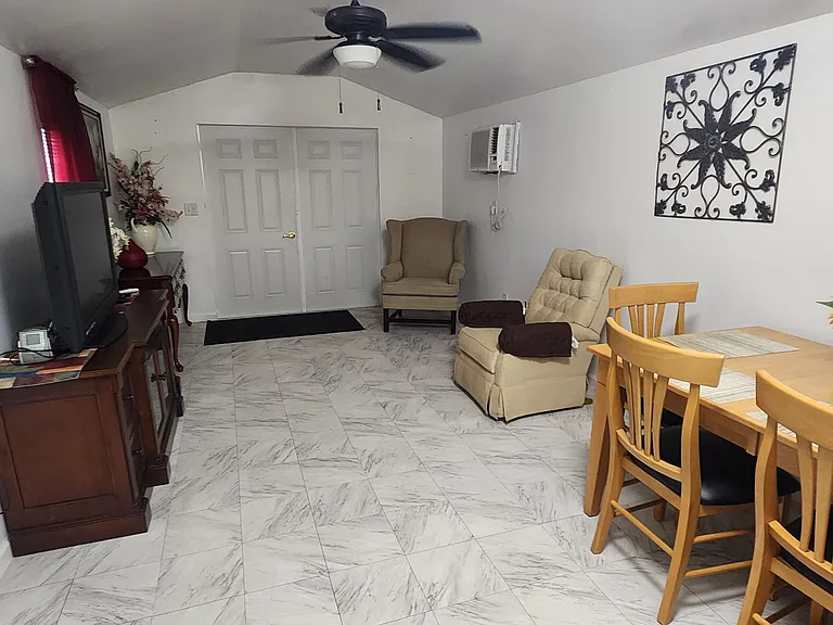 428 Reynolds Rd — Photo 7