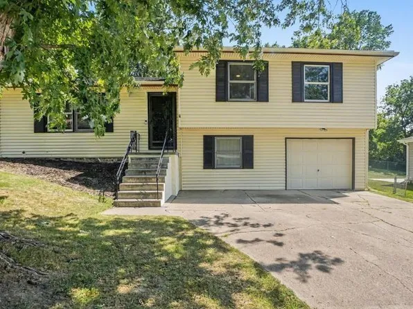 3009 Coffey Ave, Bellevue, NE 68123