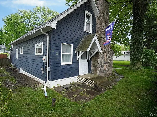 6915 Wellington Dr, Derby, NY 14047