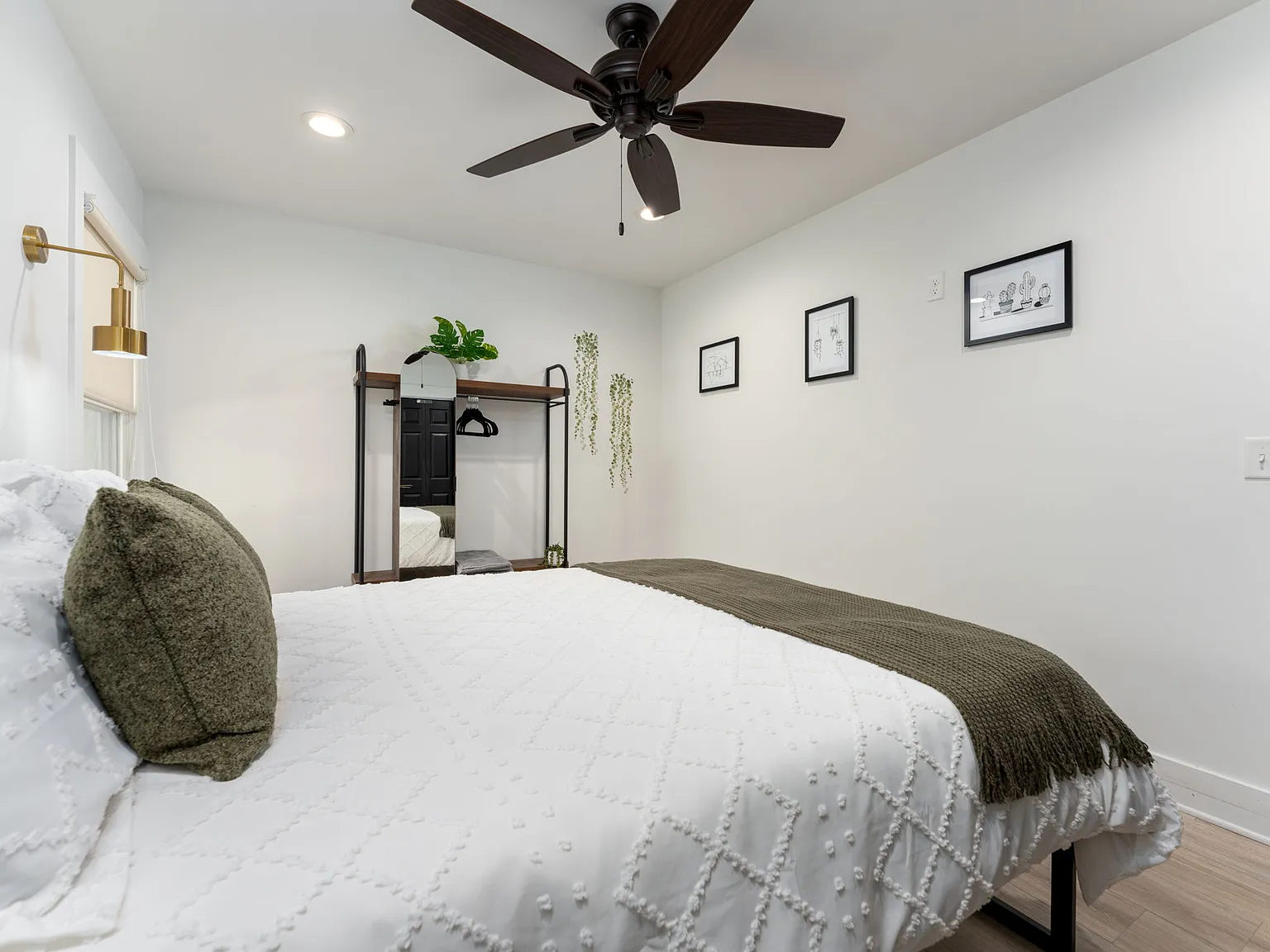 4 bed, 2.5 bath, 2900 sqft, $5,000 — Photo 4