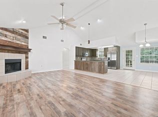 104 Shadow Woods, La Vernia, TX 78121