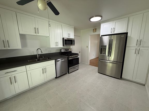 3rd image of 4013 Aragon Dr