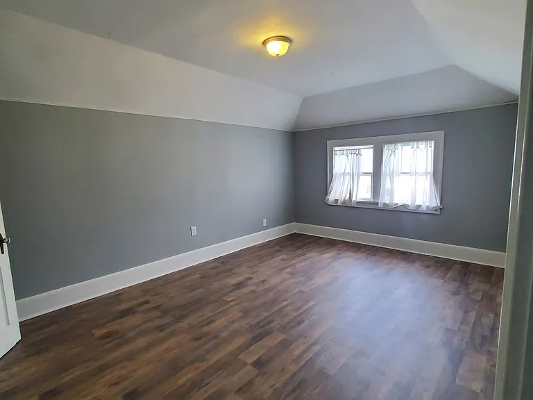 114 4th St #1 — Photo 16