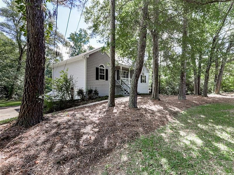 1st image of 2031 Meadows Dr