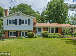8805 Westwood Dr, Vienna, VA 22182