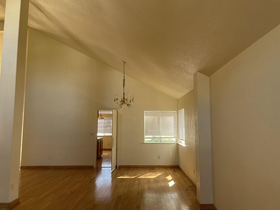 3rd image of 2234 Prestwick Dr