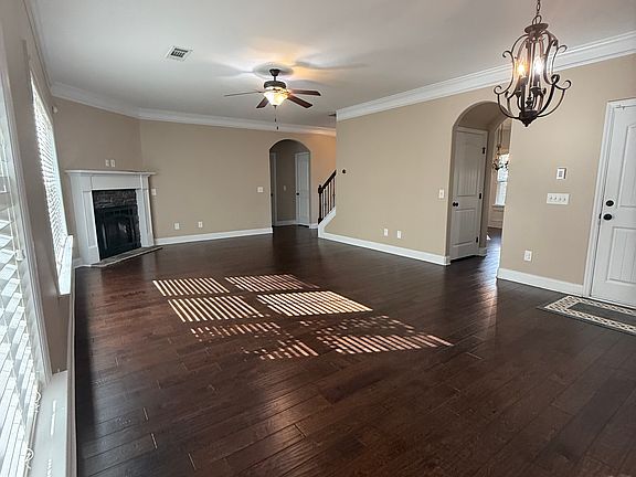 4th image of 737 Herrington Dr
