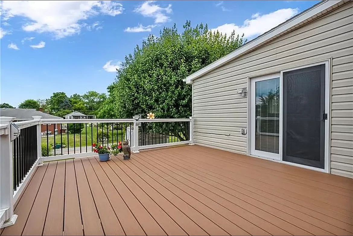 1308 Chaplin St — Photo 4