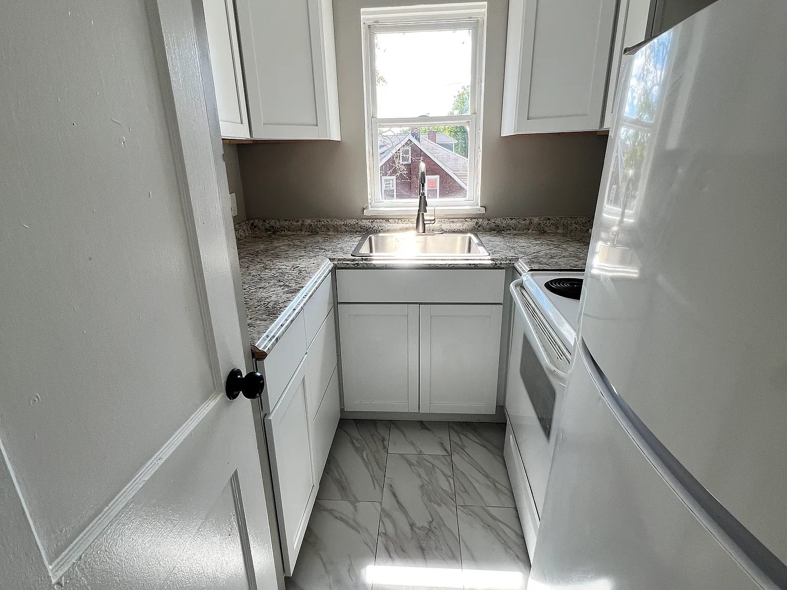 1 bed, 725 sqft, $1,150 — Photo 3