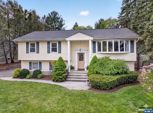 307 E Crescent Ave, Ramsey, NJ 07446